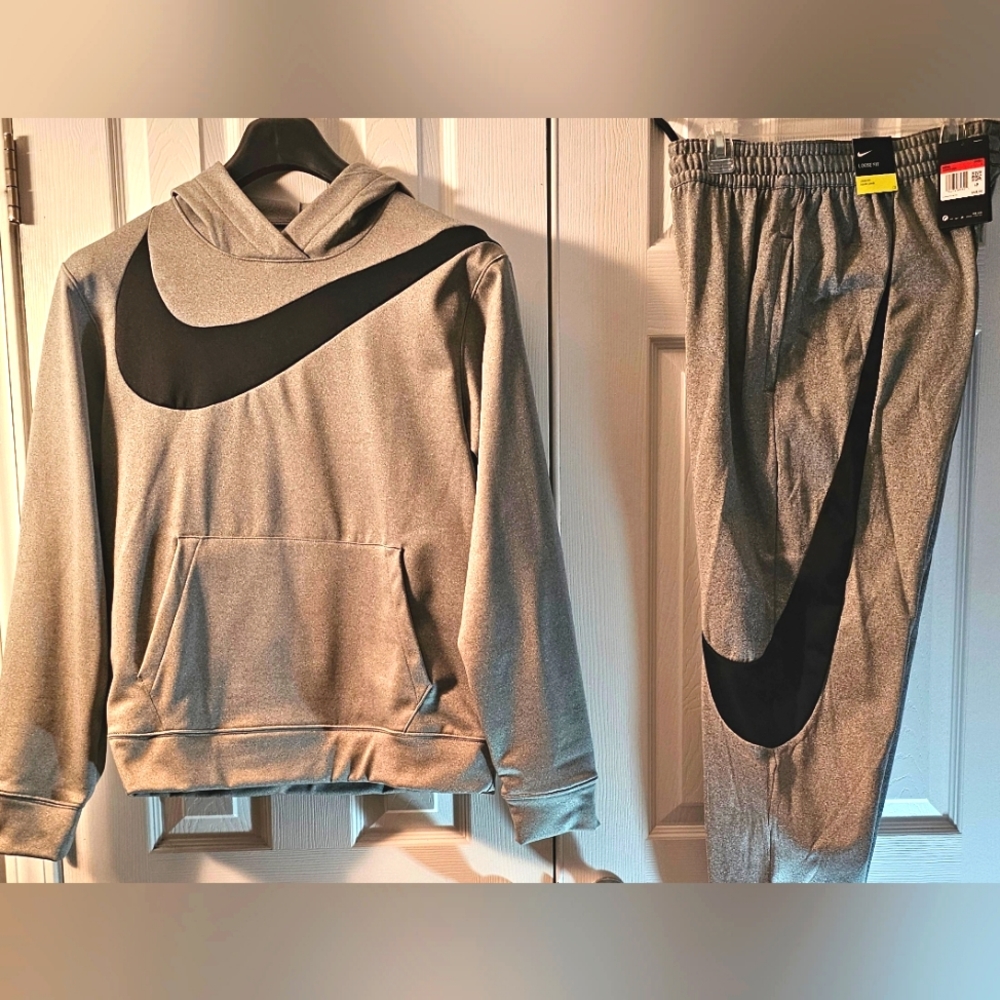 Nike Grey sweatsuit hoodie and jogger set
